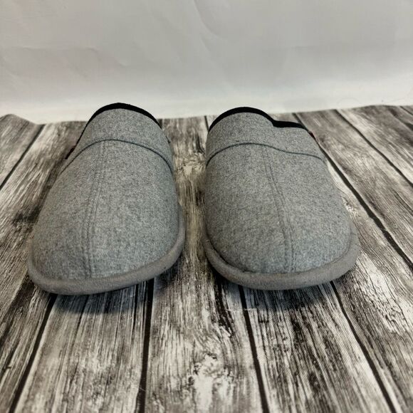 Levi's Men's Slippers Light Grey Gray with Dark Navy Blue Sherpa 8 9 Slip On - Picture 5 of 8